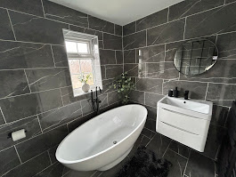 Freestanding bath in luxury bathroom
